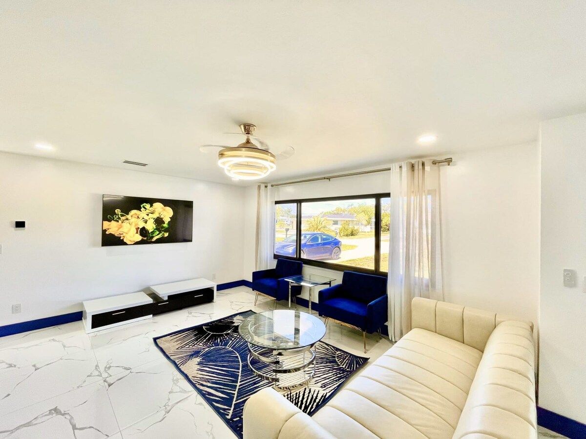 Photo 2 of Cape Coral Saltwater Pool Retreat